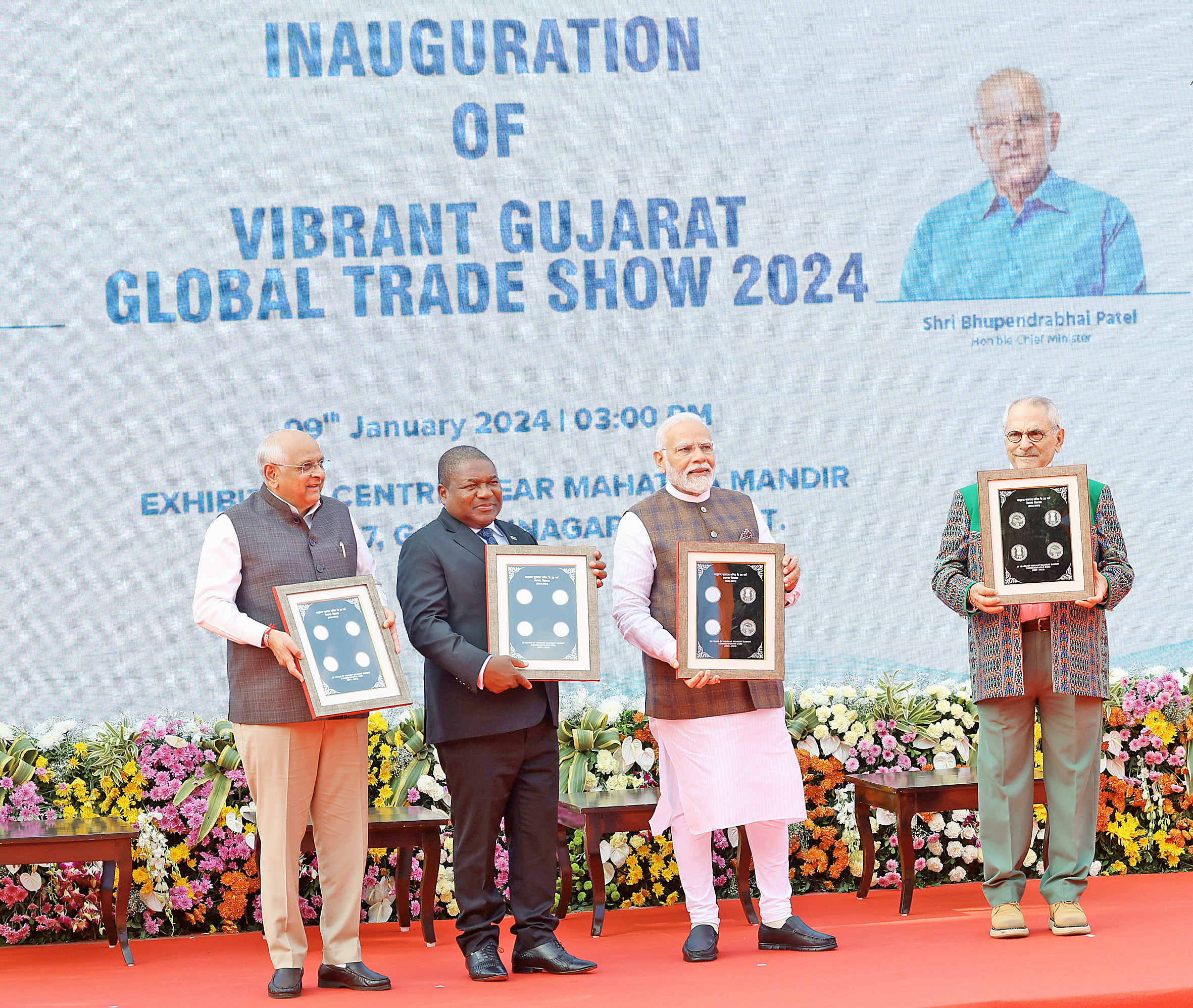 PM Narendra Modi, Timor-Leste President José Ramos-Horta, Mozambique President Filipe Jacinto Nyusi and Gujarat CM Bhupendra Patel during Vibrant Gujarat Global Trade Show.