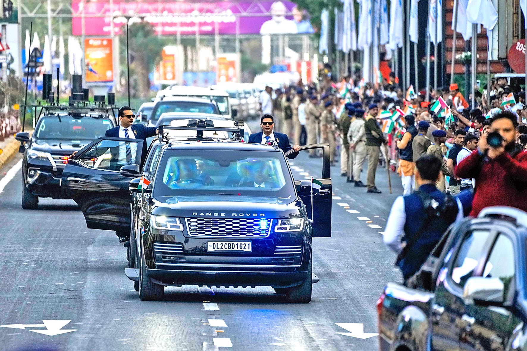 Prime Minister Narendra Modi and UAE president Sheikh Mohamed bin Zayed Al Nahyan receive a warm welcome by people during a roadshow in Ahmedabad on Tuesday.