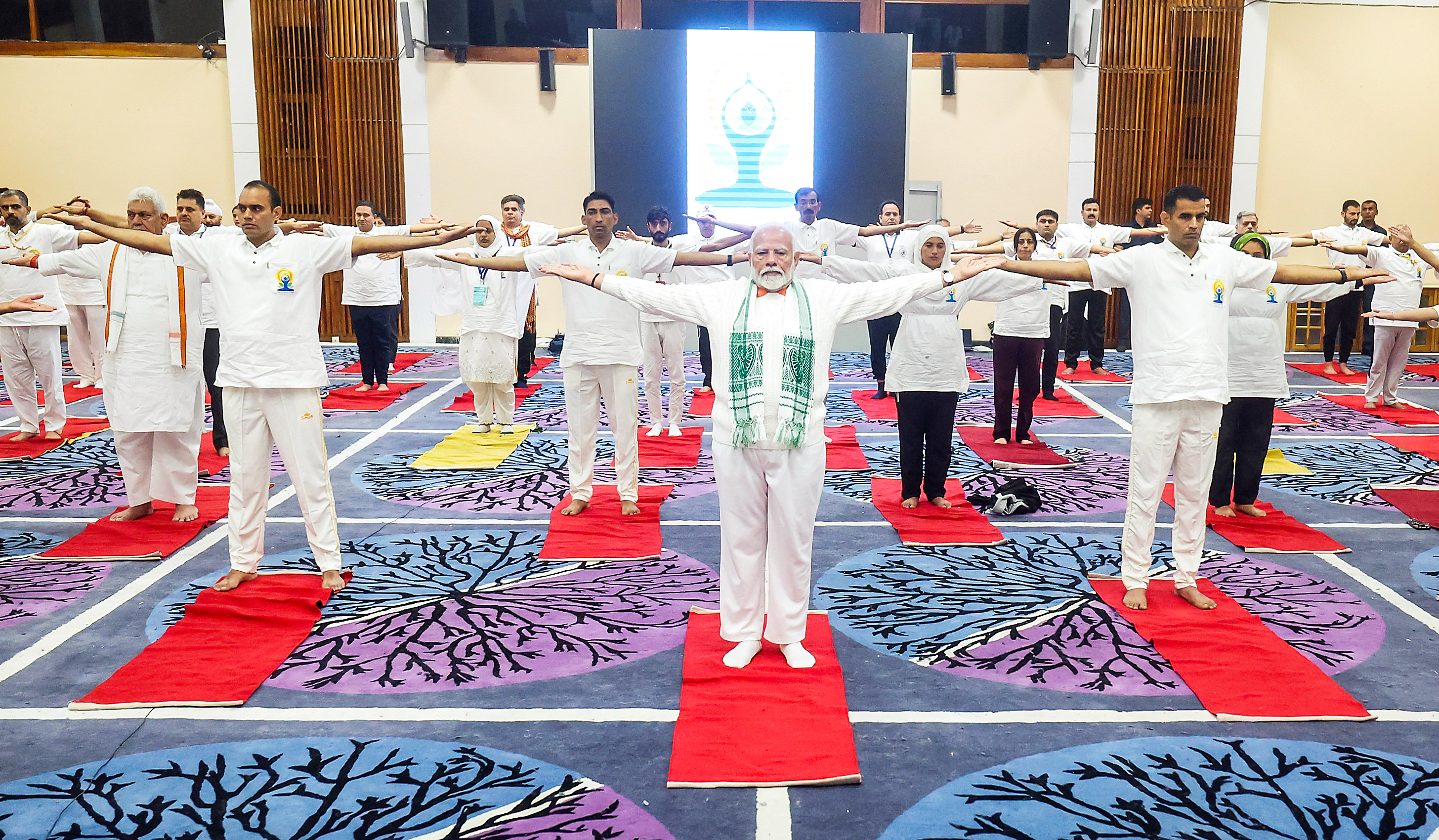 PM Modi performs yoga in Srinagar