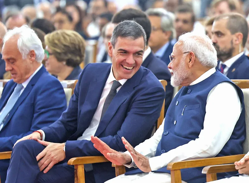 Modi and Sanchez during inauguration.