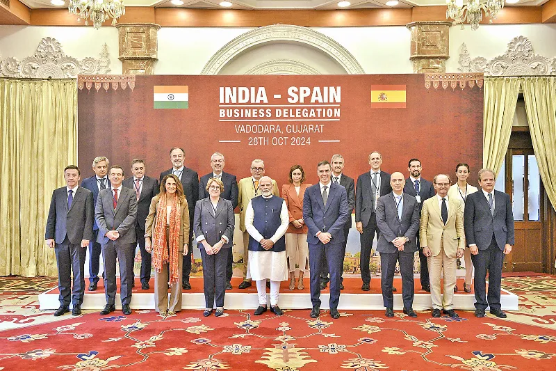 Modi in a group picture with Spanish business delegation.