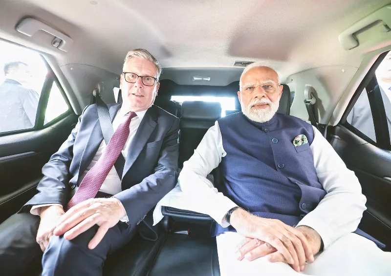 Modi and Starmer travel together to Global Fintech Fest venue.