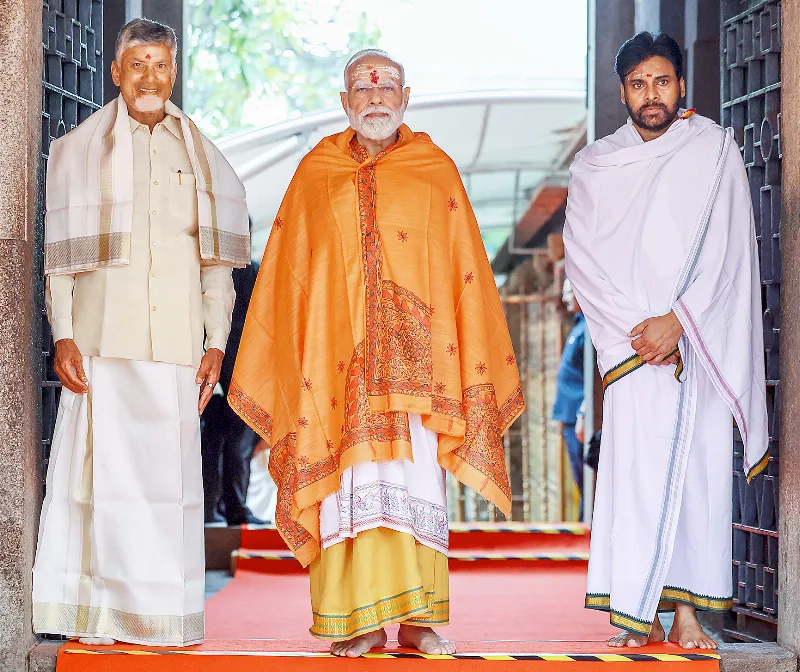 PM Modi with N Chandrababu Naidu and Pawan Kalyan.